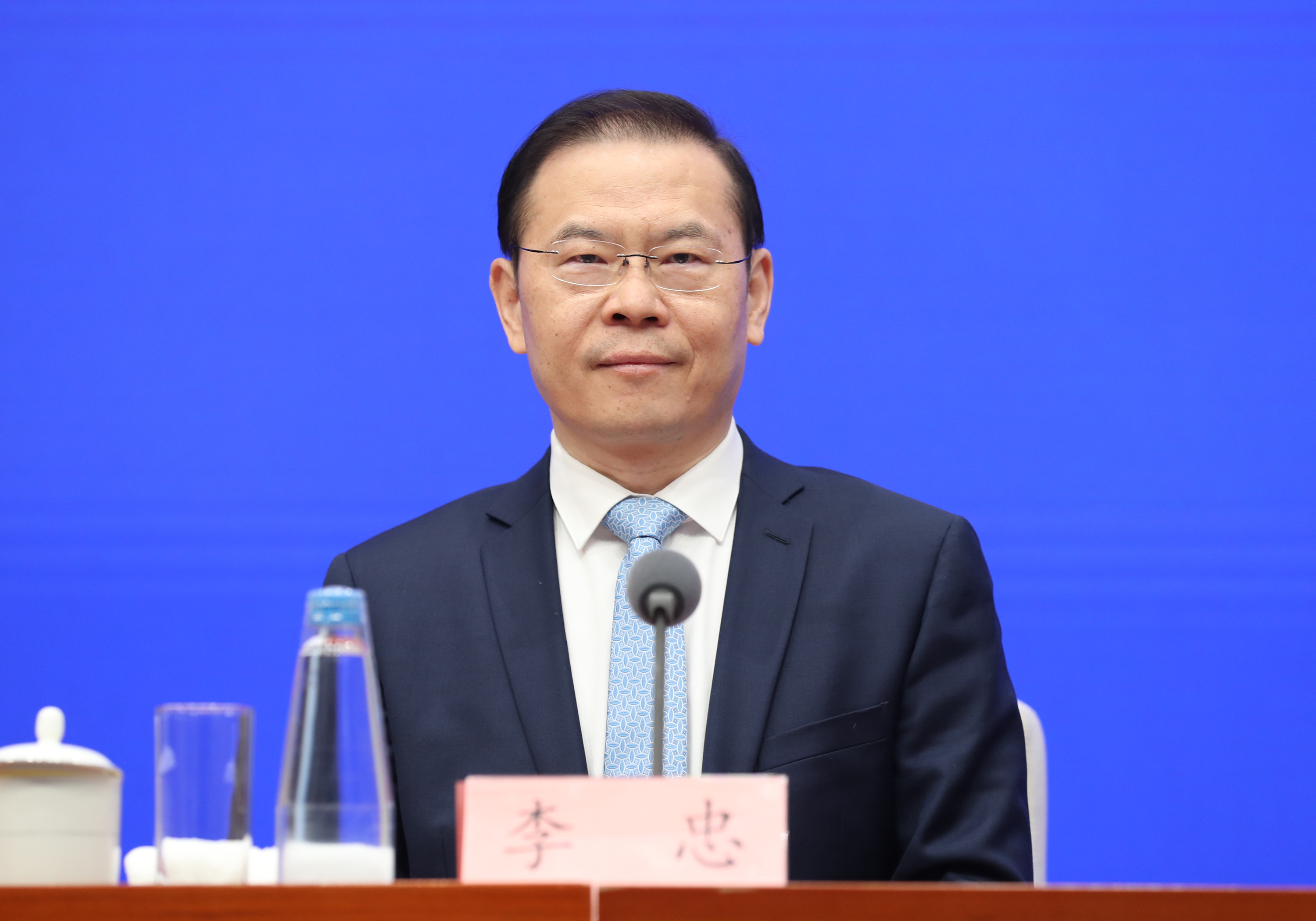 人力资源社会保障部副部长 李忠:谢谢你的提问
